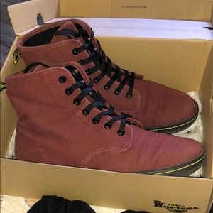 DOC MARTINS WOMENS SHOREDHITCH LACE UP BOOTS